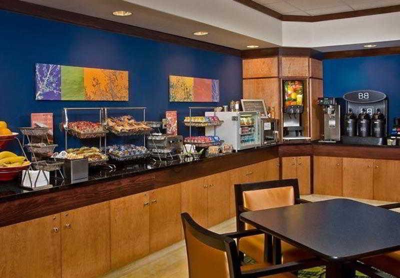 Fairfield Inn And Suites By Marriott Oklahoma City Airport Restoran gambar